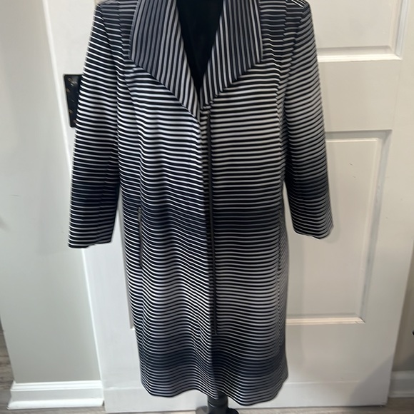 Classiques Entier size Med great quality excellent condition, hidden zipper - Picture 8 of 11